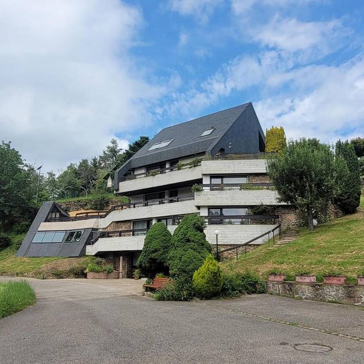 Maison de vacances pour 11 personnes, avec Balcon et Terrasse ainsi que Jardin et Piscine à Orbey