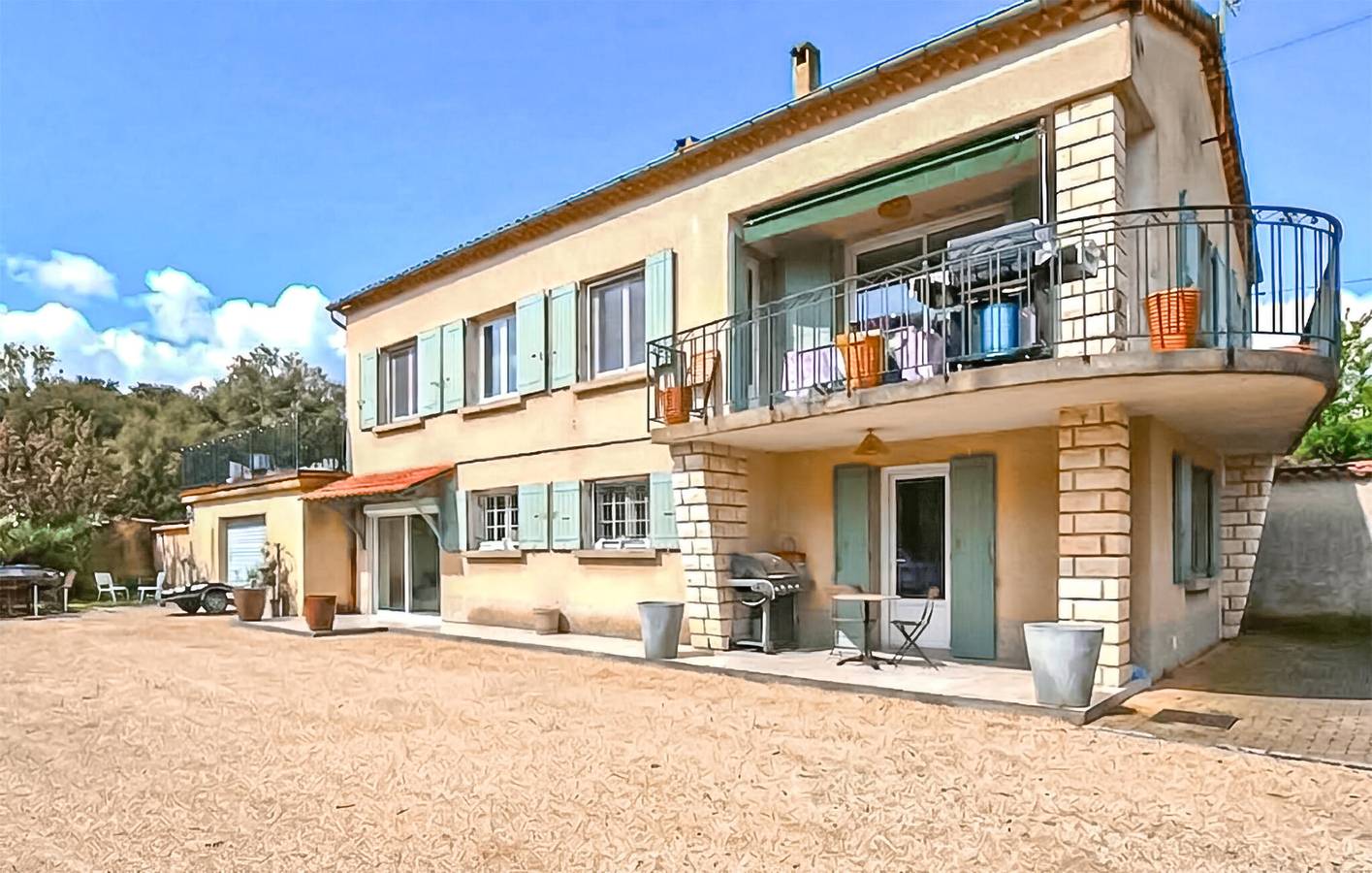 Appartement de vacances entier, Charmant appartement de 90 m² avec jardin, Wi-Fi et parking près de la rivière La Meyne in Orange, Vaucluse