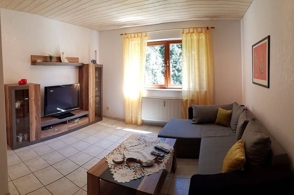 Ganze Wohnung, Voll ausgestattete und liebevoll eingerichtete 60qm grosse Fewo mit Terrasse in Namborn, Saar-Nahe-Bergland
