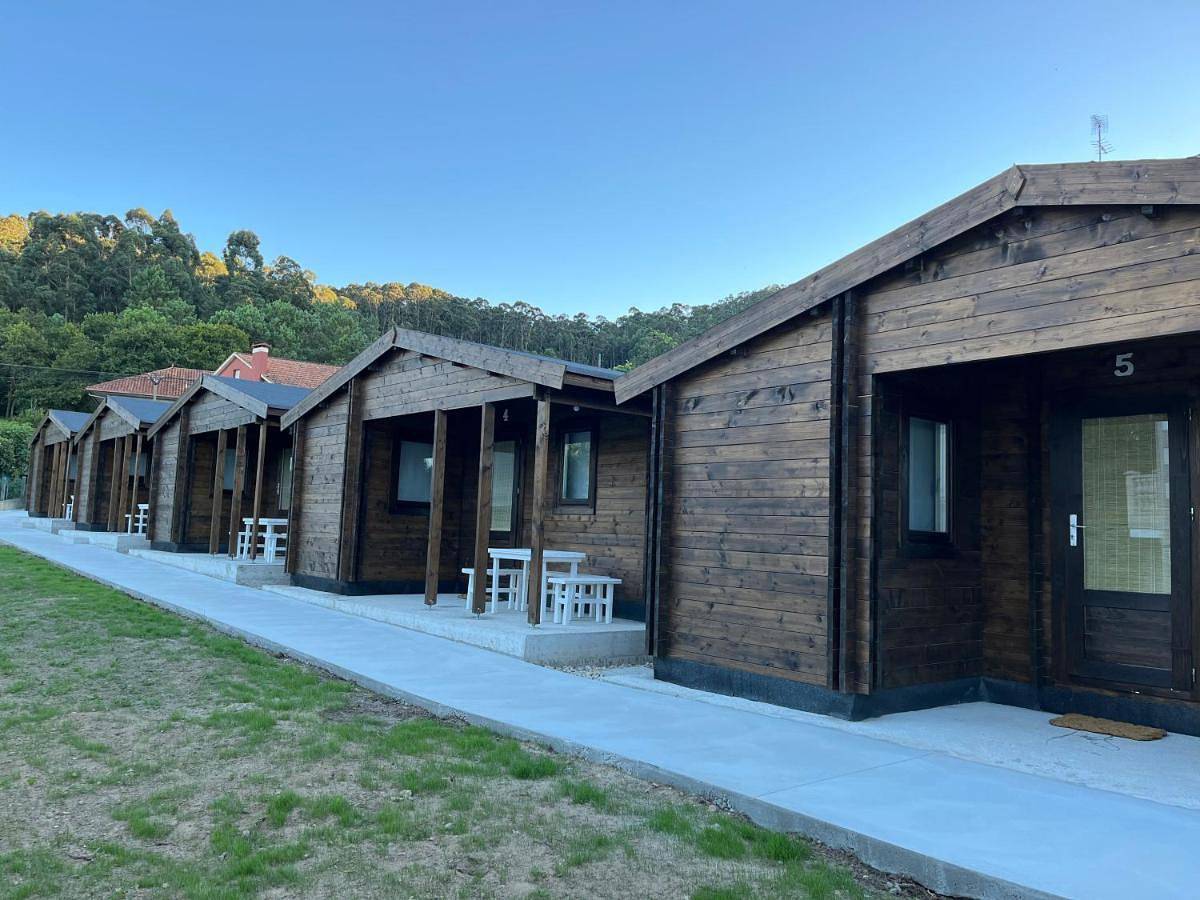 Casas de A Uriceira in Praia de Areabrava (Cangas), Cangas