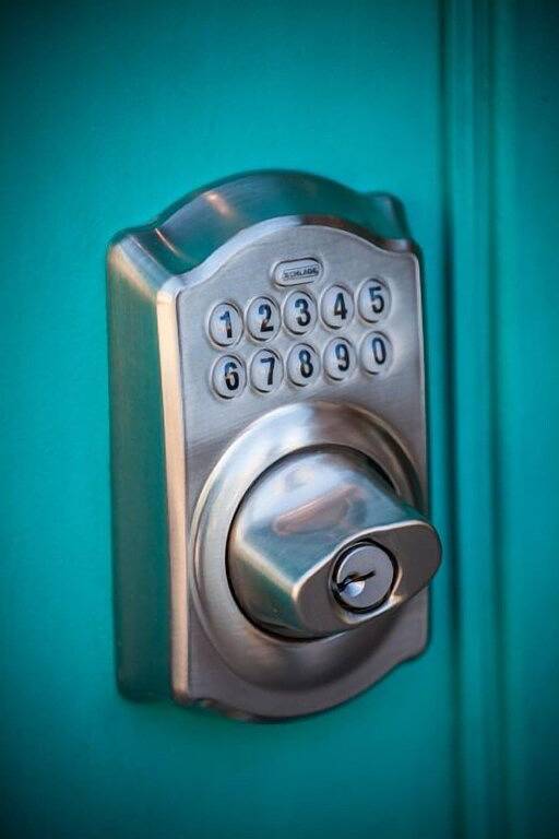 Ganze Wohnung, Zentrale und geräumige 2 Schlafzimmer im Herzen der Stadt! 1 M bis Zion. Schlaf 4-6 in Springdale, Zion Nationalpark