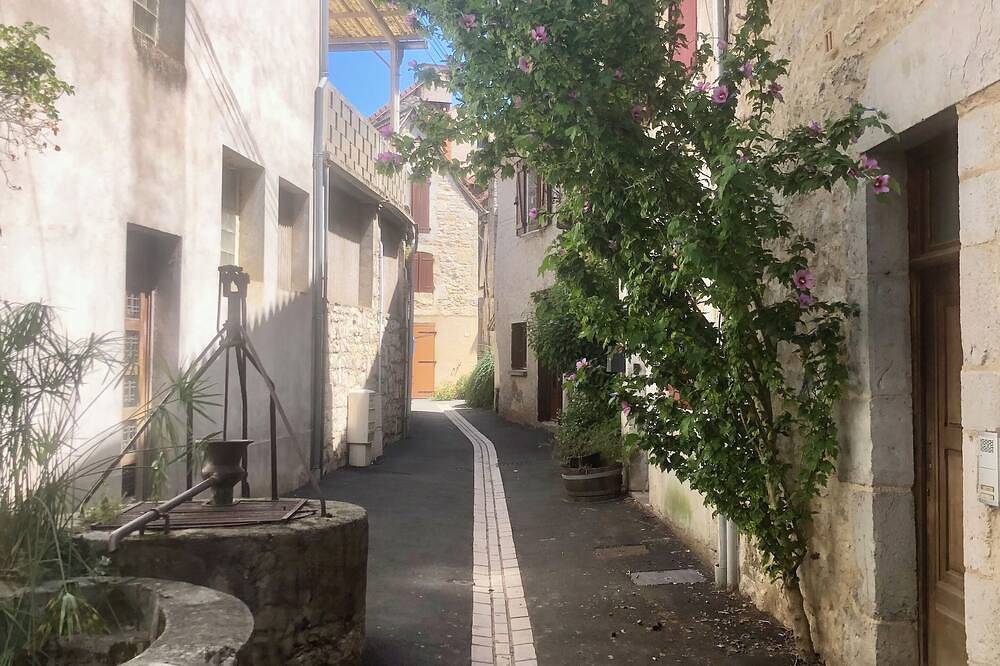 Entire apartment, Appartement minimaliste et cozy in Cajarc, Causses du Quercy Regional Nature Park