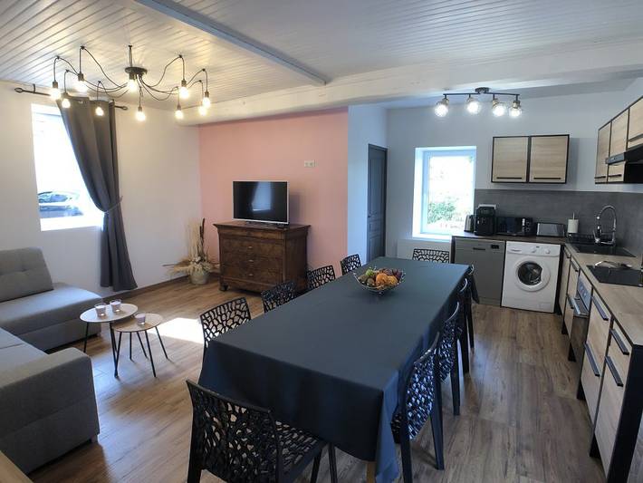 Gîte pour 15 personnes, avec jardin et piscine dans Rhône - 3