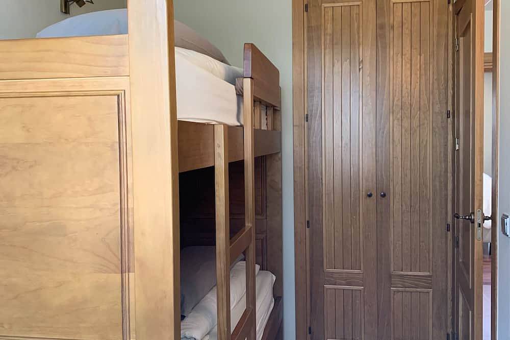 Entire apartment, 2 Bedroom Apartment In La Molina in La Molina, Alp