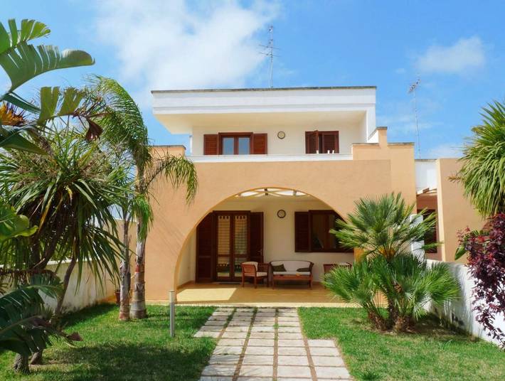 Casa vacanza per 10 persone, con Balcone e Terrazza nonché Giardino a Torre Saracena