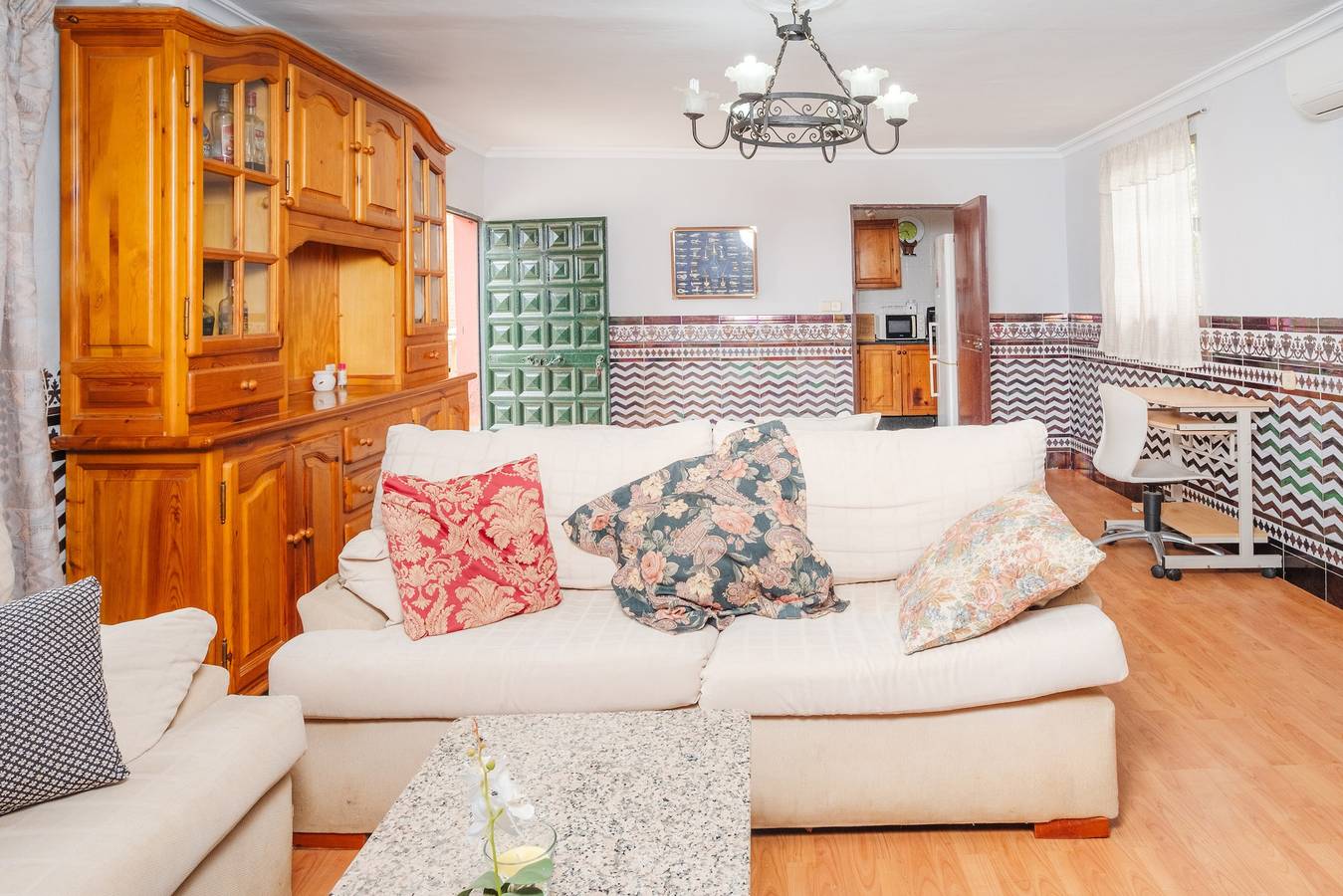 Casa rural 'Acogedora Casita Rural De Invitados' con piscina compartida, Wi-Fi y aire acondicionado in Alcalá de Guadaíra, Provincia de Sevilla