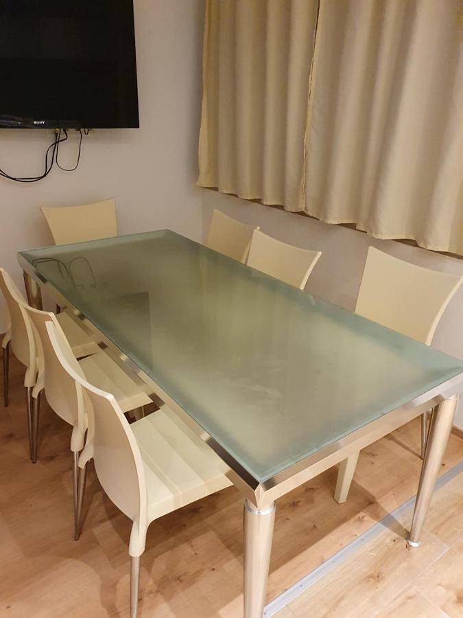 Ganze Ferienwohnung, Deluxe Double Room (2 Adults + 1 Child) in Rosenheim, Oberbayern
