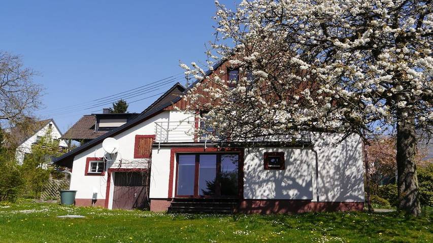 Ferienhaus für 13 Personen, mit Garten und Sauna in Windecker-Ländchen