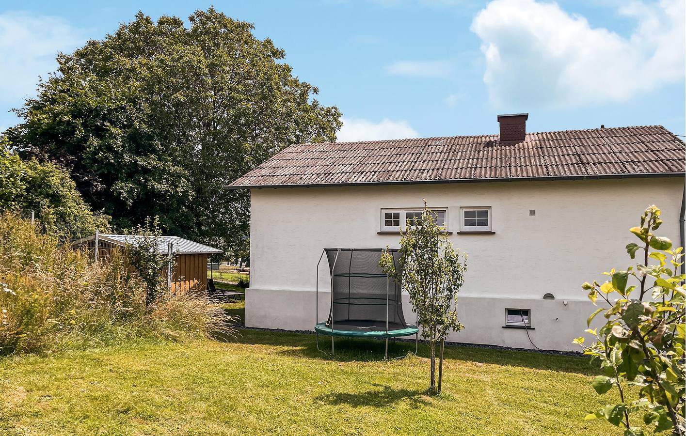 Moderno apartamento con aparcamiento, jardín y terraza cerca de Wallersheim in Fleringen, Bitburg-Prüm