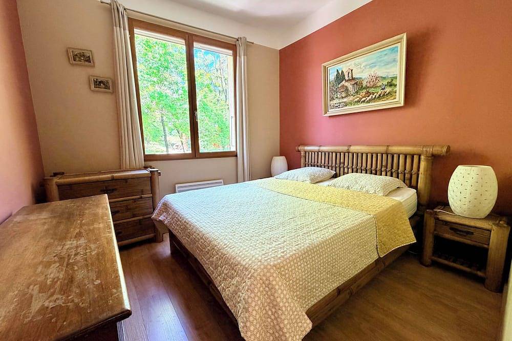 Appartement entier, Écureuil – Gîte, bassin & spa in Forcalquier, Parc naturel régional du Luberon