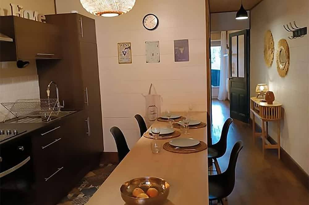 Apartamento entero, Warm place for a course or long stay 5 minutes walk from the lake in Clairvaux-les-Lacs, Jura