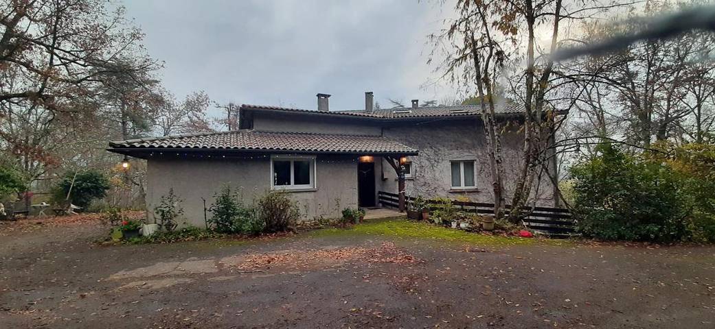 Chambre d’hôte pour 3 personnes, avec Terrasse et Jardin ainsi que Piscine et Vue à Moissac