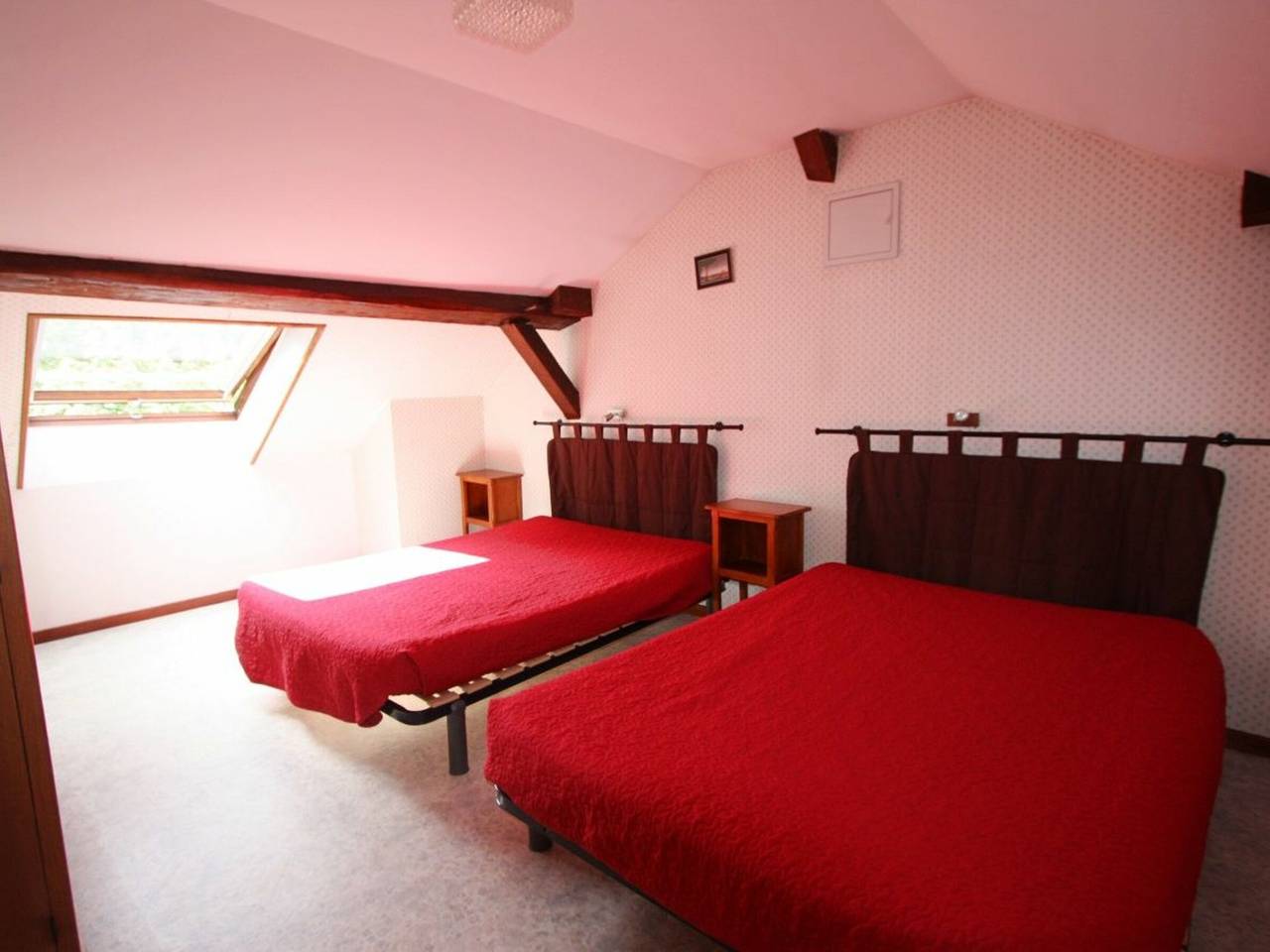 Gîte rénové, nature et jeux près du Val d'Ajol, 3 ch, 2 sdb, Wifi, équipements bébé, proche ski in Girmont-Val-d'Ajol, Parc naturel régional des Ballons des Vosges