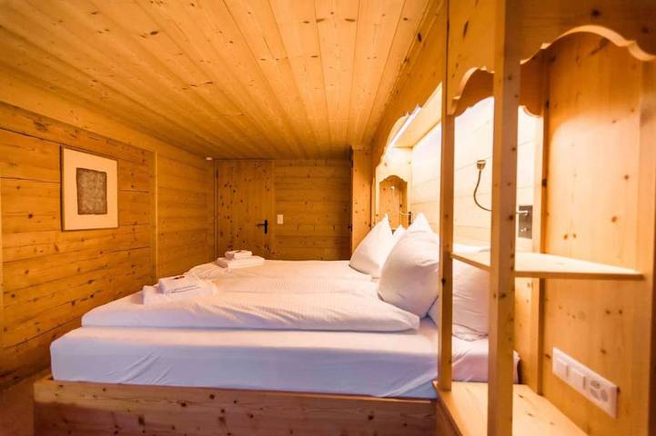 Chalet für 8 Personen, mit Sauna und Balkon sowie Garten im Berner Oberland - 2