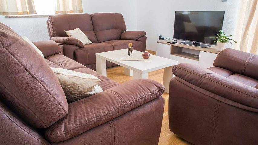 Ferienhaus für 21 Personen, mit Pool und Terrasse in Podstrana - 4