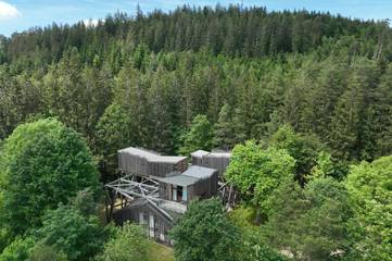 Cottage pour 15 personnes, avec jacuzzi et jardin ainsi que sauna et terrasse à Champdray