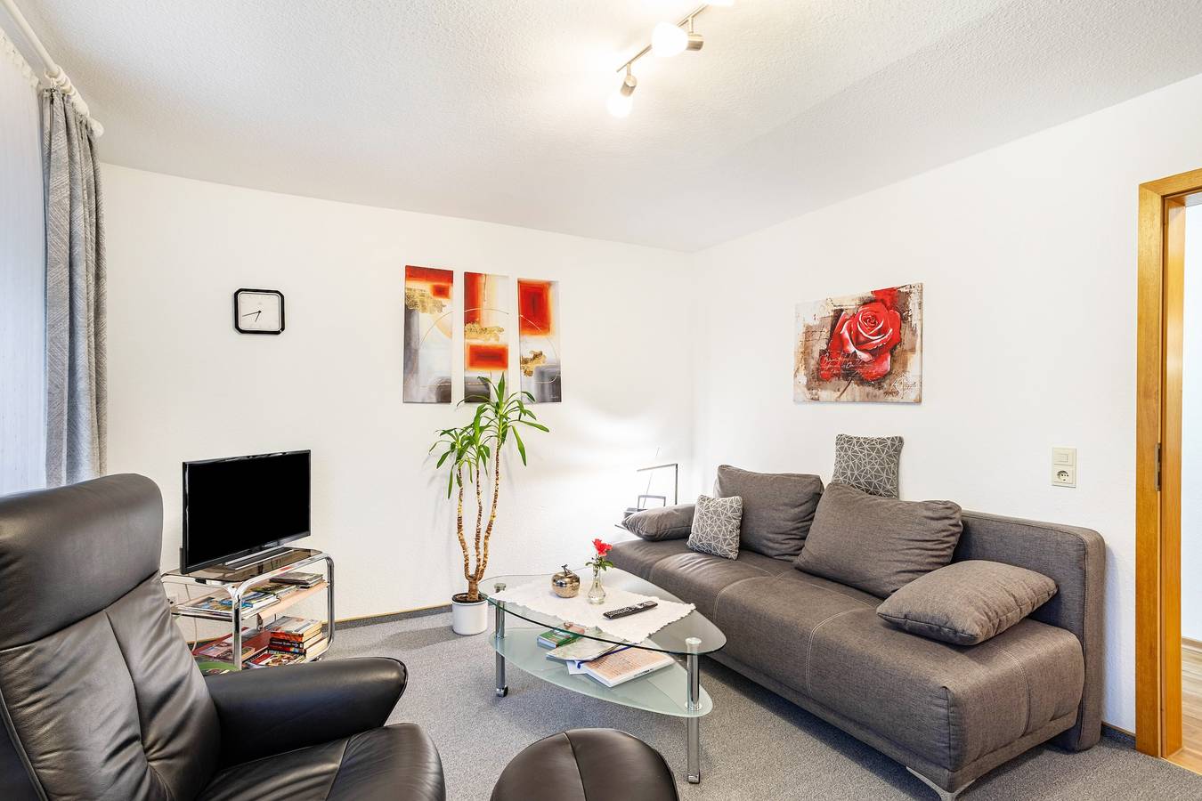 Apartamento inteiro, Apartamento 'Typ B' com vista para a montanha, terraço partilhado e acesso Wi-Fi in Schmallenberg, Hochsauerlandkreis