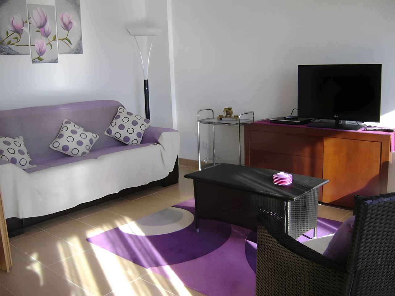 Apartamento inteiro, Apartamento 'Pérola Do Oeste' com Piscina Partilhada, Wi-Fi e Ar Condicionado in Praia de São Martinho do Porto, São Martinho do Porto
