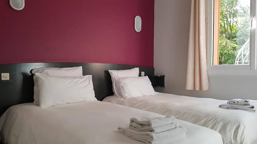 Hôtel pour 3 personnes, avec terrasse et jardin à Ars-sur-Formans - 3