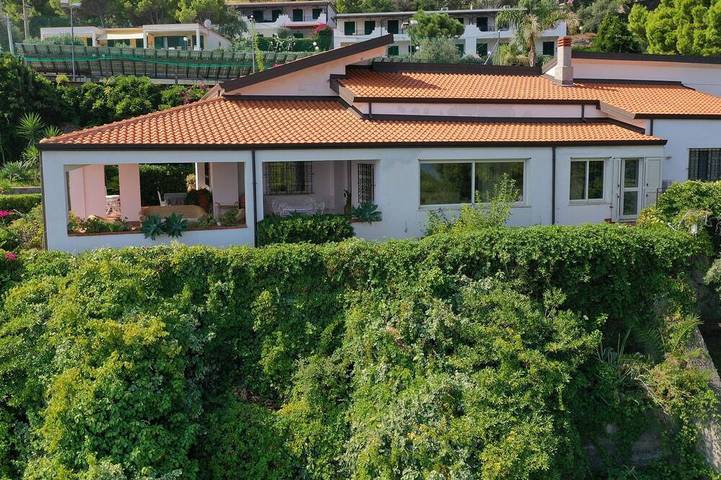 Panoramische Villa Am Meer Mit Pool in Gioiosa Marea, Messina Provinz