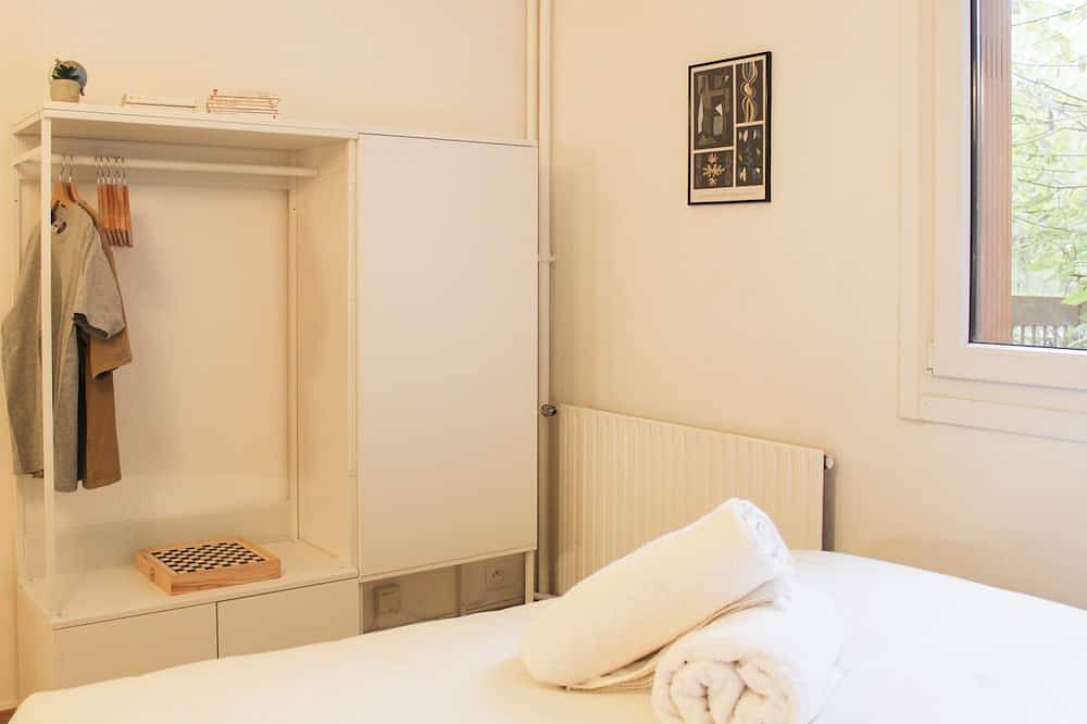 Entire apartment, Bright studio in Pantin, perfect for couples in Pantin, Seine-Saint-Denis