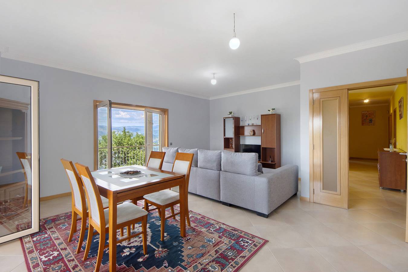 Holiday Home 'Sousa's House - Alojamento Local' with Mountain View, Private Terrace and Wi-Fi in Resende, Douro Valley