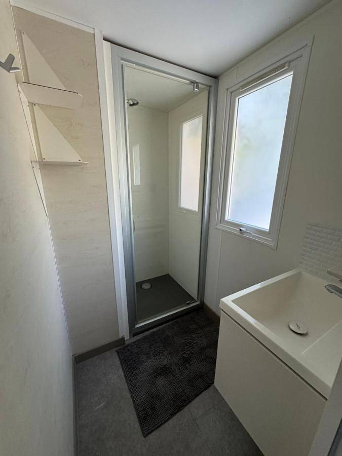 Camping pour 6 personnes, avec jardin et piscine à Gassin - 3