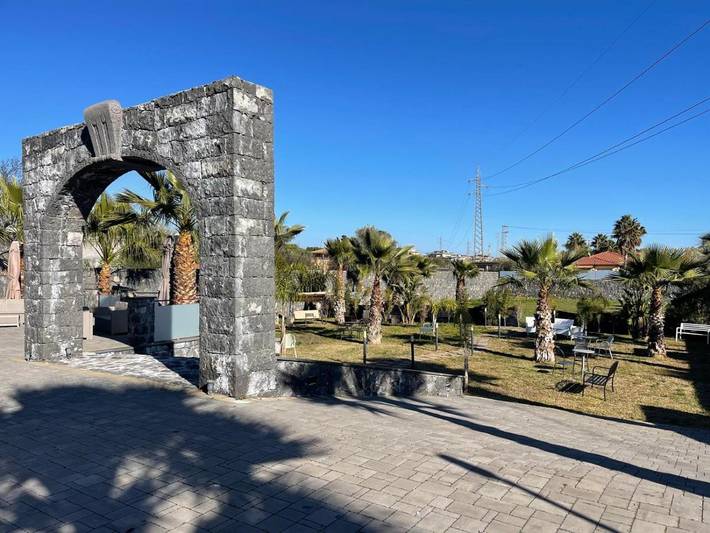 Chalet para 4 personas, con Terraza además de Jardín y Vistas en Catania