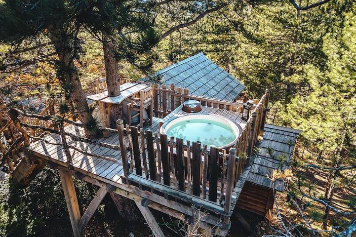 Cabane en bois pour 4 personnes, avec jacuzzi, animaux acceptés