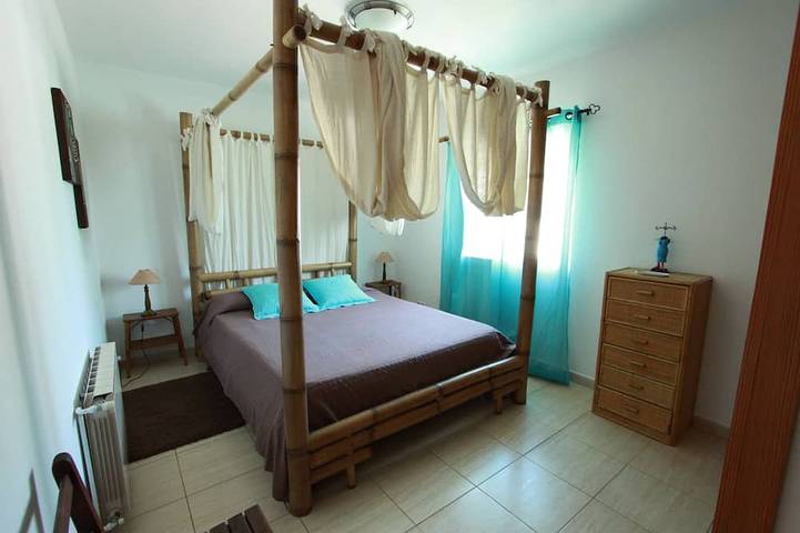 Belle villa de 3 chambres avec appartement privé et piscine privée à proximité des plages in Cala Saladeta, Sant Antoni de Portmany
