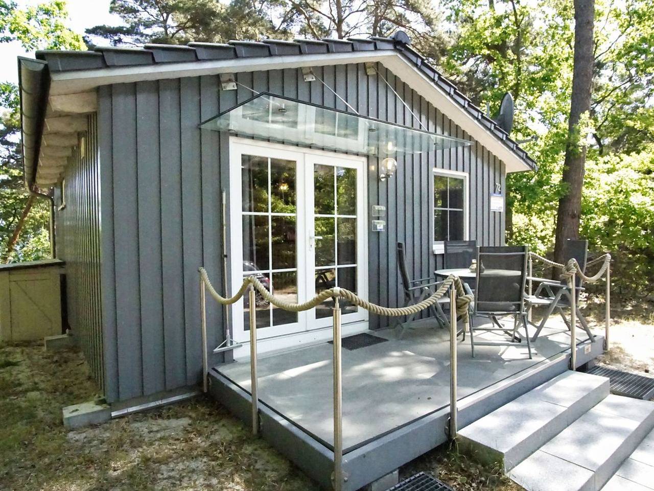 Chalet Ostsee Nr. 72 - schicker, strandnaher Ferienbungalow mit Terrasse - Chalet Ostsee Nr. 72 in Sportstrand Tiki Beach, Göhren