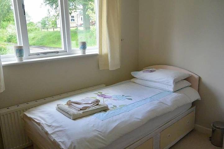 Nestled In Northumbrian Village Of Otterburn w/Sun Lounge To Patio & Garden in Otterburn, Northumberland National Park