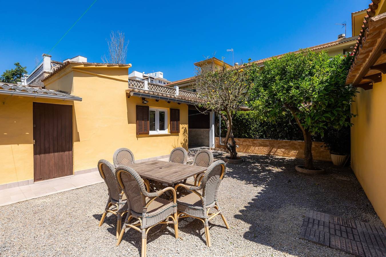 Ferienhaus 'Juanito' mit privater Terrasse, Wi-Fi und Klimaanlage in Playa de Alcúdia, Alcúdia