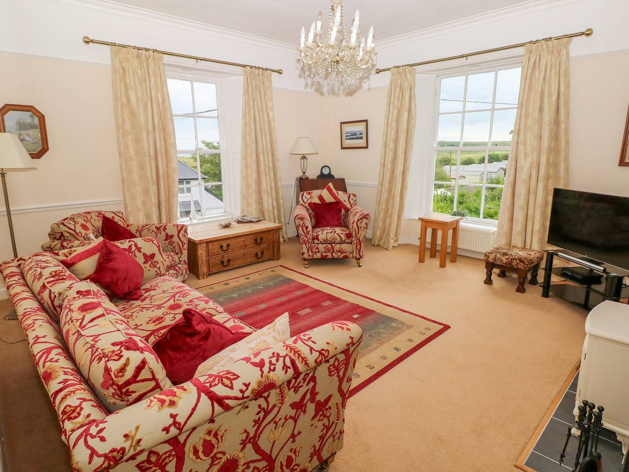 Entire apartment, Bay View Apartment in Penally, Pembrokeshire