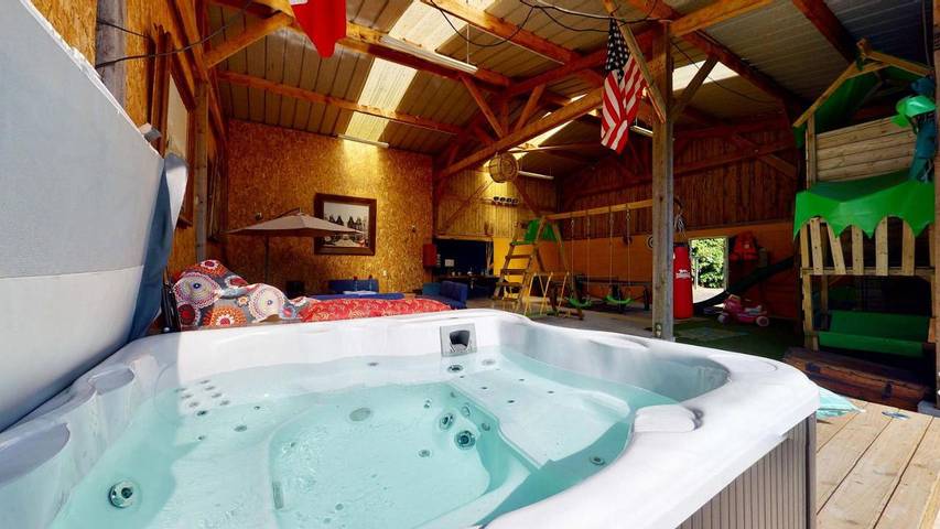 Location de vacances pour 35 personnes, avec jardin et jacuzzi à Braffais - 3