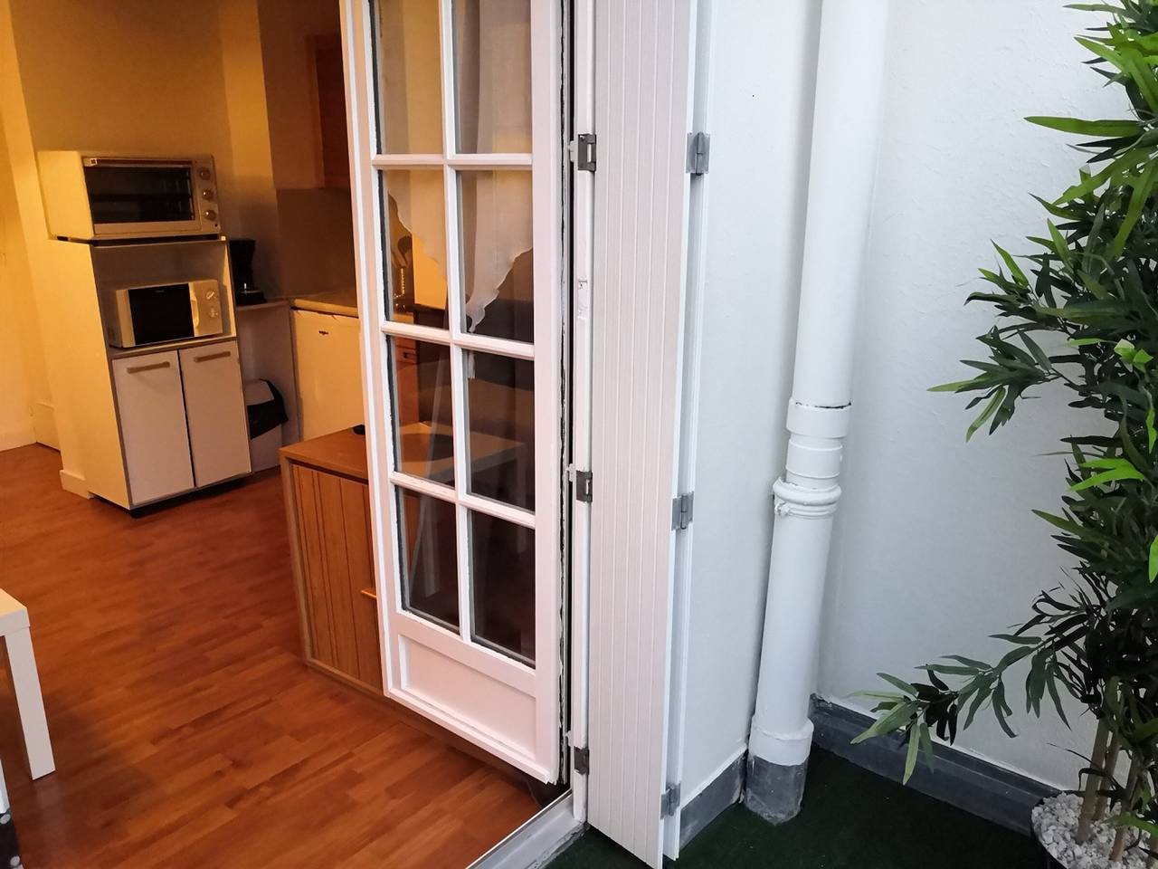 Entire studio, Furnished apartment with balcony - Pets allowed, Wifi in La Roche-Posay, Vienne