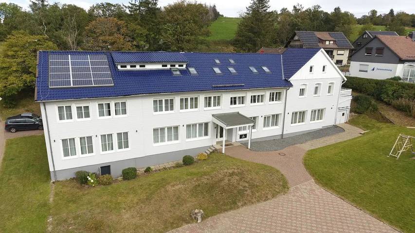 Ferienhaus für 54 Personen, mit Terrasse und Garten