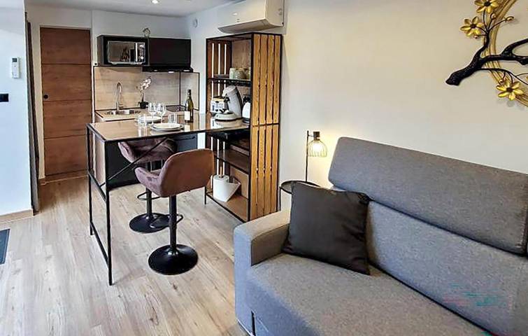 Location de vacances pour 2 personnes, avec jardin ainsi que piscine et jacuzzi à Jonquerettes - 2