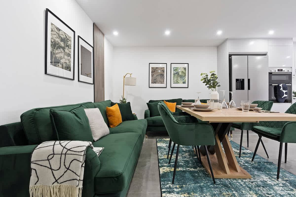 Southampton Getaway | Huge Home + Garden Sleeps 10 in Hampshire