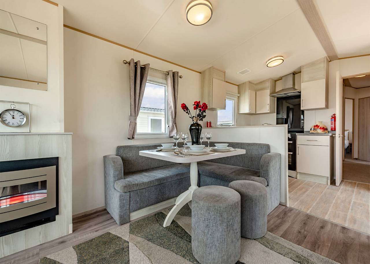 Gold 3 Bedroom Caravan, Sleeps 8 in Clacton-on-Sea, Essex