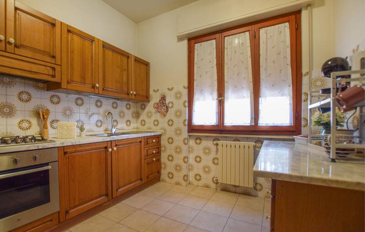 Charmante 90 m² große Wohnung mit Garten, WLAN und Parkplatz, 800 m von Restaurants entfernt in Forte dei Marmi, Italienische Riviera