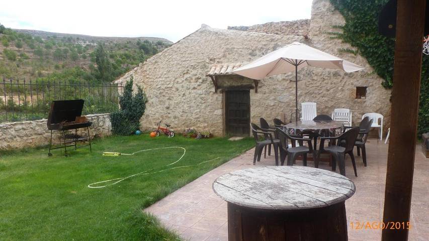 Casa rural para 9 personas, con Balcón y Terraza además de Jardín y Vistas en La Horra - 2