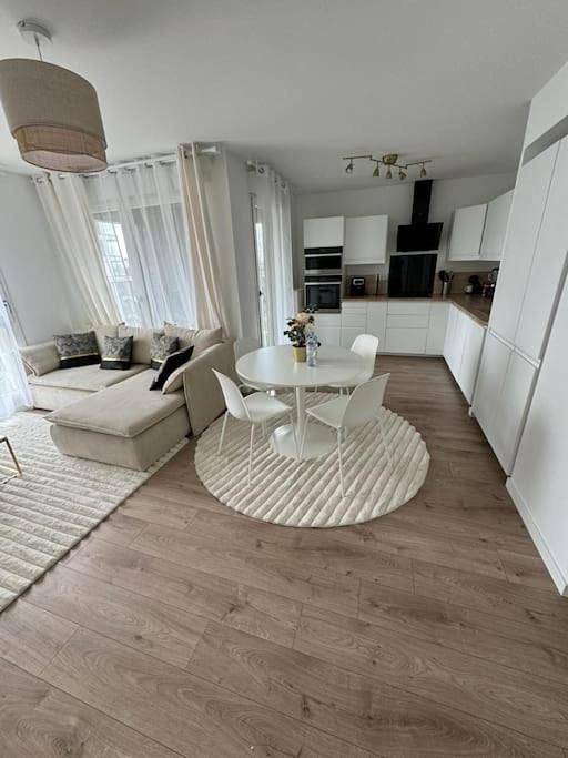 Appartement entier, Proche de toute commodité - Proche Orly in Chevilly-Larue, Val-de-Marne