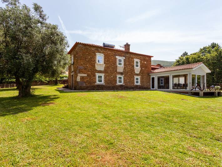 Location de vacances pour 6 personnes, avec jardin et terrasse dans Caminha