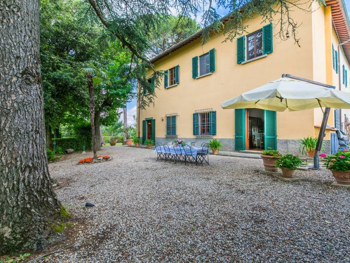 Agriturismo per 9 persone, con Terrazza e Giardino nonché Panorama a San Casciano in Val di Pesa
