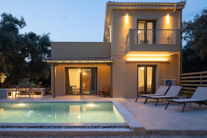 Villa für 4 Personen, mit Pool und Ausblick sowie Garten in Griechenland - 2