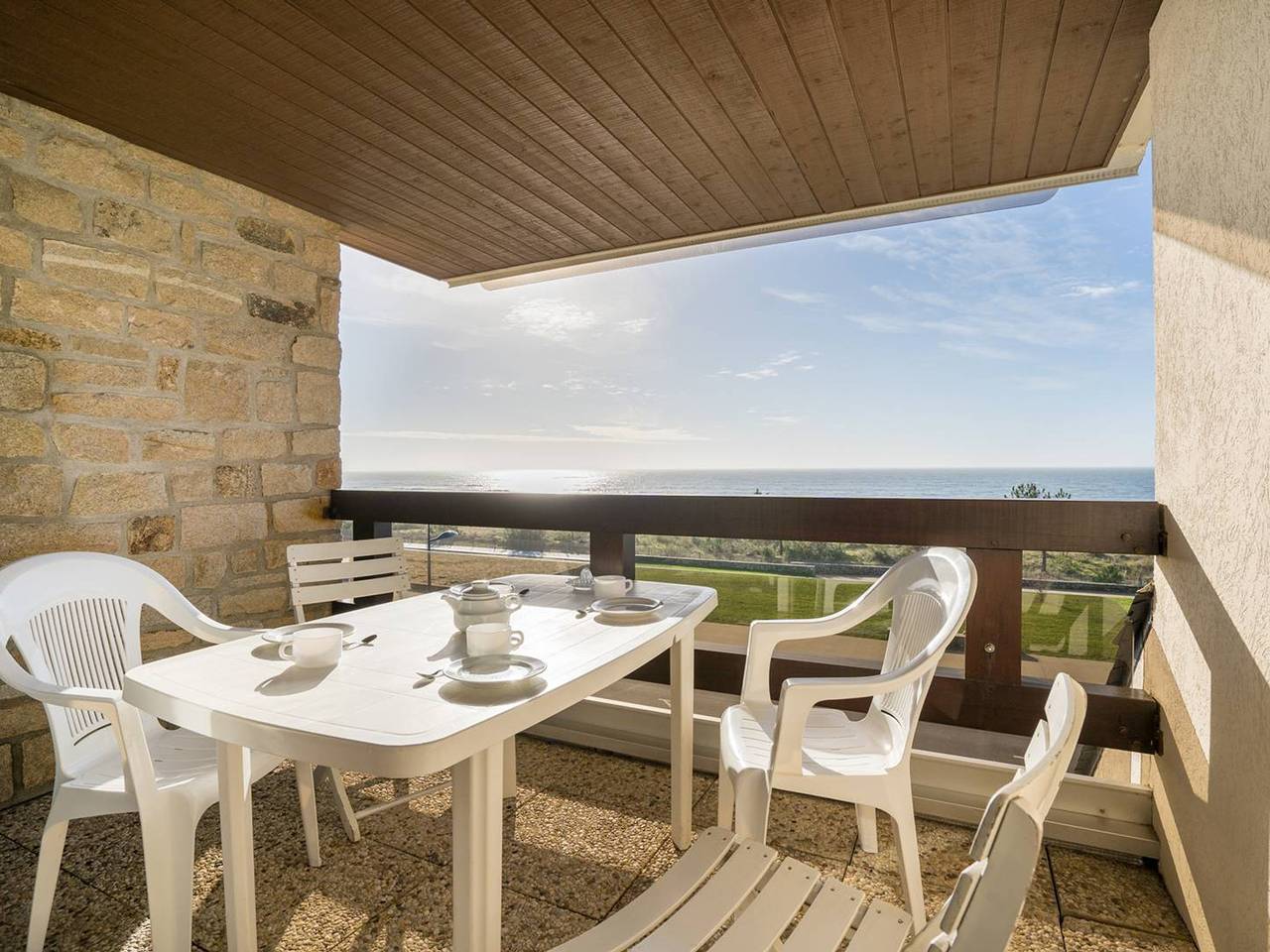 Studio entier, Carnac - Studio cabine 4 pers, 28m², vue mer, parking, animaux acceptés in Carnac Plage, Carnac