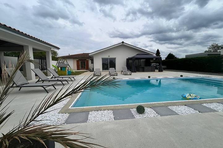 Maison de vacances pour 9 personnes, avec Jardin à Lesparre-Médoc