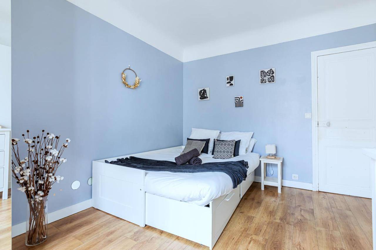 Appartement entier, Le Clair & Spacieux - Parking - 15 min Paris in Bois-Colombes, Hauts-de-Seine