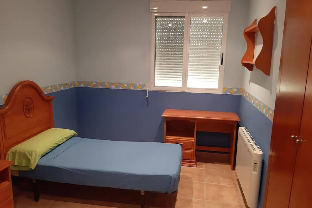 Villa In Very Quiet Urbanization To 15 Min Of Valencia Capital in Alginet, Valencia Province